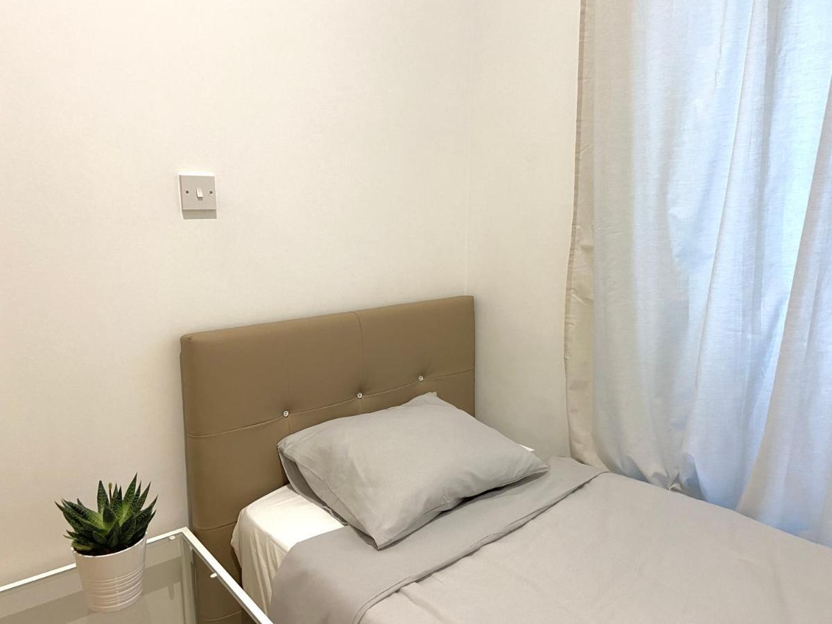 Modern City Centre Two Bedroom Windsor Apartment - Grand Central House Γιβραλτάρ Εξωτερικό φωτογραφία