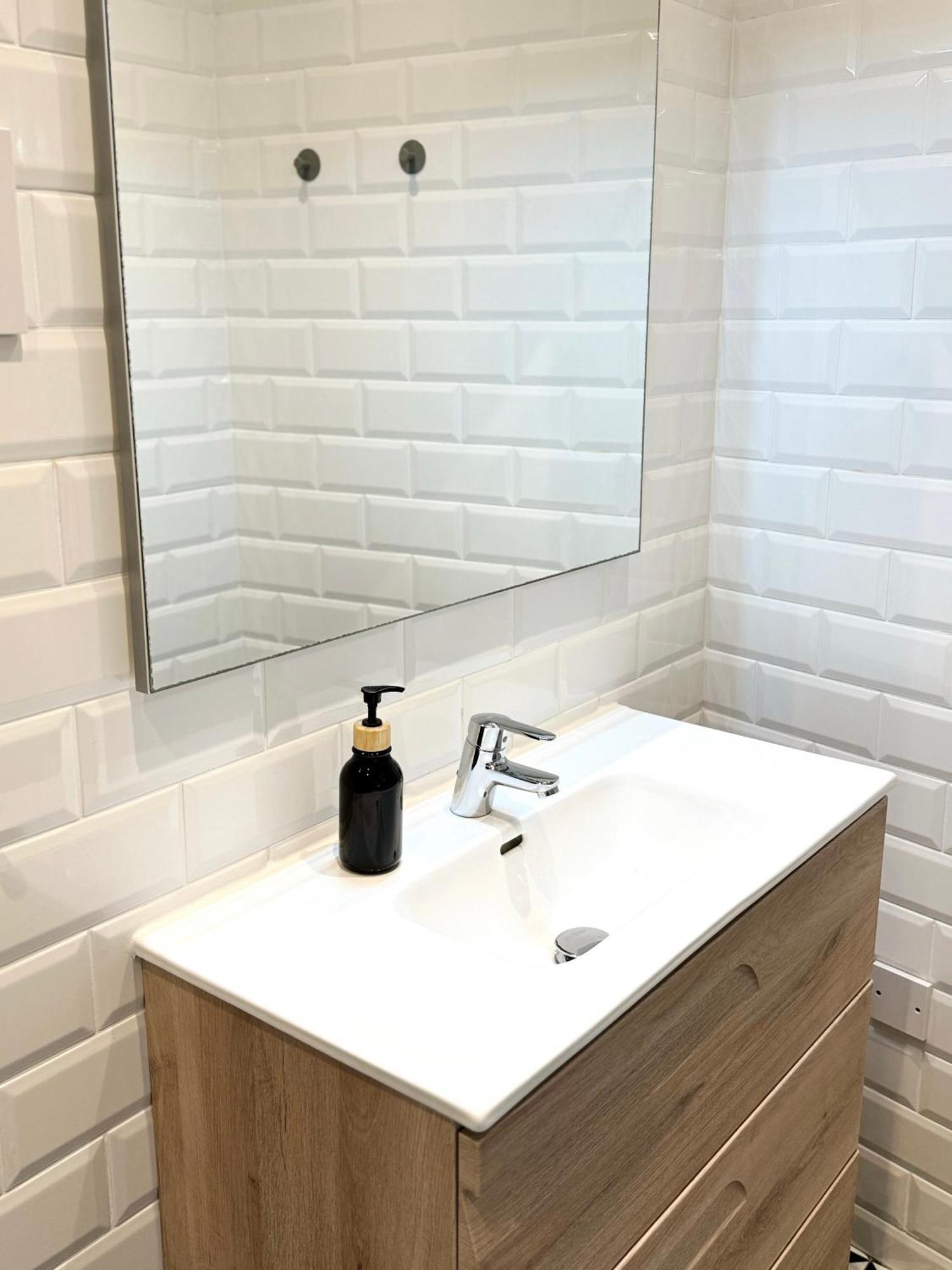 Modern City Centre Two Bedroom Windsor Apartment - Grand Central House Γιβραλτάρ Εξωτερικό φωτογραφία