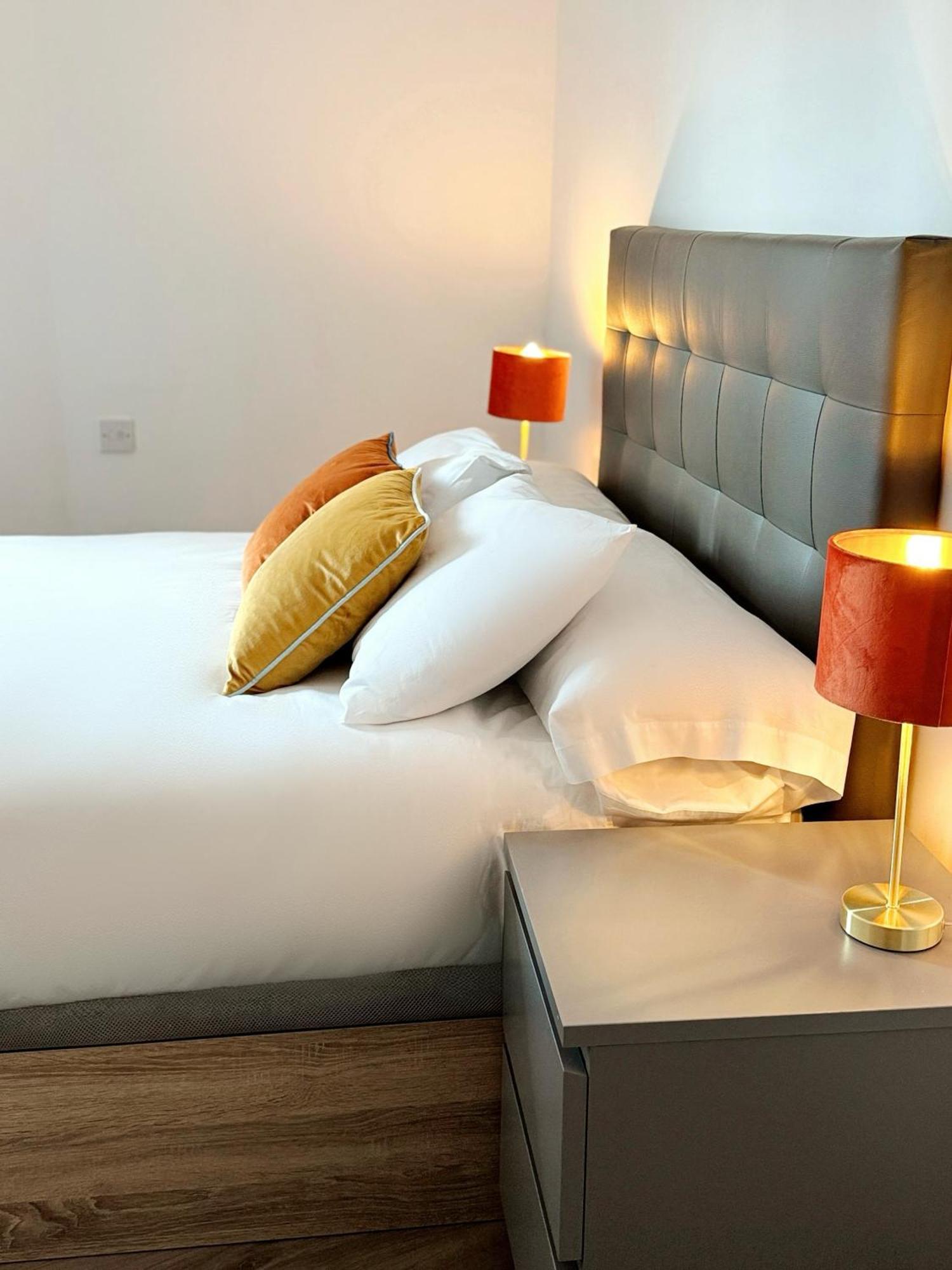 Modern City Centre Two Bedroom Windsor Apartment - Grand Central House Γιβραλτάρ Εξωτερικό φωτογραφία