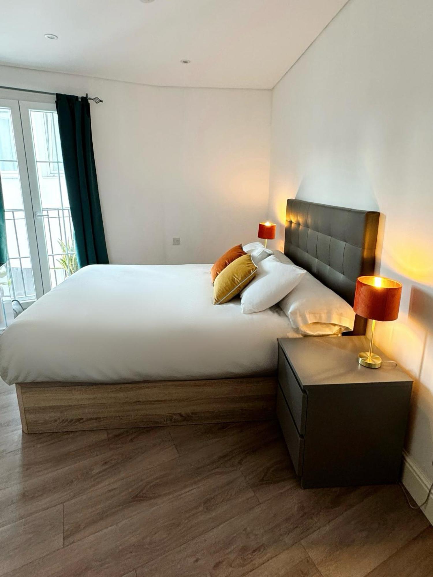 Modern City Centre Two Bedroom Windsor Apartment - Grand Central House Γιβραλτάρ Εξωτερικό φωτογραφία