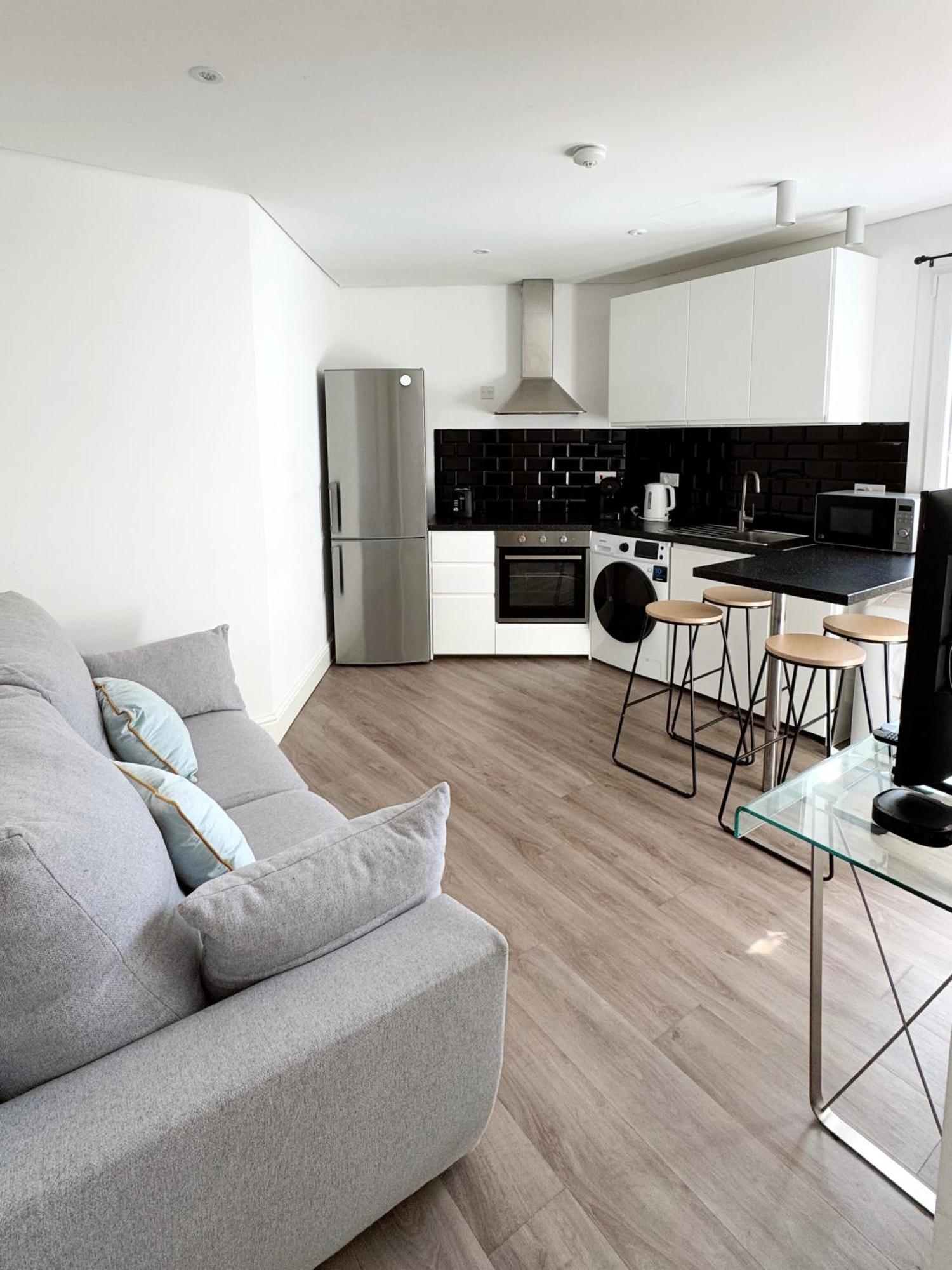 Modern City Centre Two Bedroom Windsor Apartment - Grand Central House Γιβραλτάρ Εξωτερικό φωτογραφία